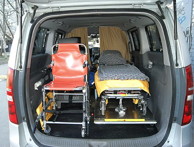 Перевозка лежачих больных Услуги перевозки лежачих больных